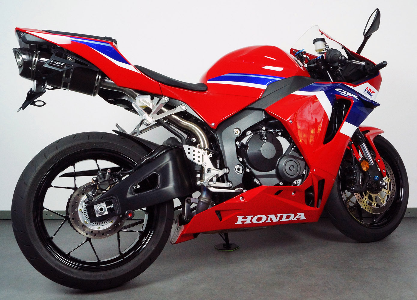 Bodis OVAL Q1-SN Slip-On | mit E-Nummer | Edelstahl-Schwarz | passend für Honda CBR 600 RR - Modelle (2024-)