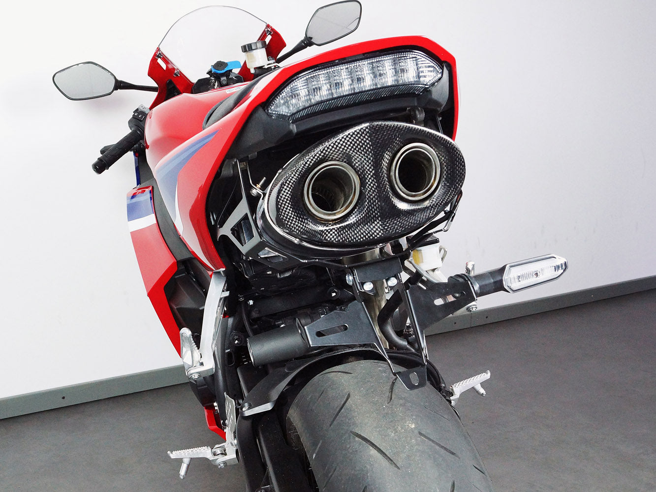 Bodis OVAL Q1-SN Slip-On | mit E-Nummer | Edelstahl-Schwarz | passend für Honda CBR 600 RR - Modelle (2024-)