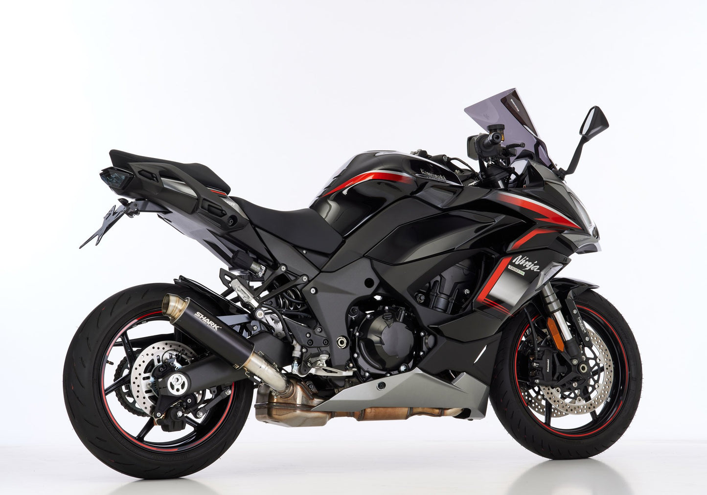 SHARK SRC 4 | Slip-On Endschalldämpfer | E-Nummer | Schwarz Aluminium eloxiert | passend für Kawasaki Ninja 1100 SX / SE - Modelle (2025-2026)
