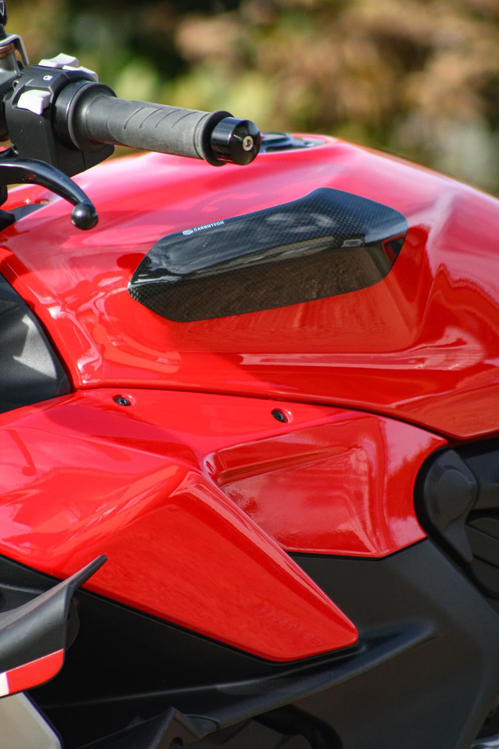 GS Carbotech | Tank Sliders | Carbon | passend für Ducati Panigale & Streetfighter - Modelle
