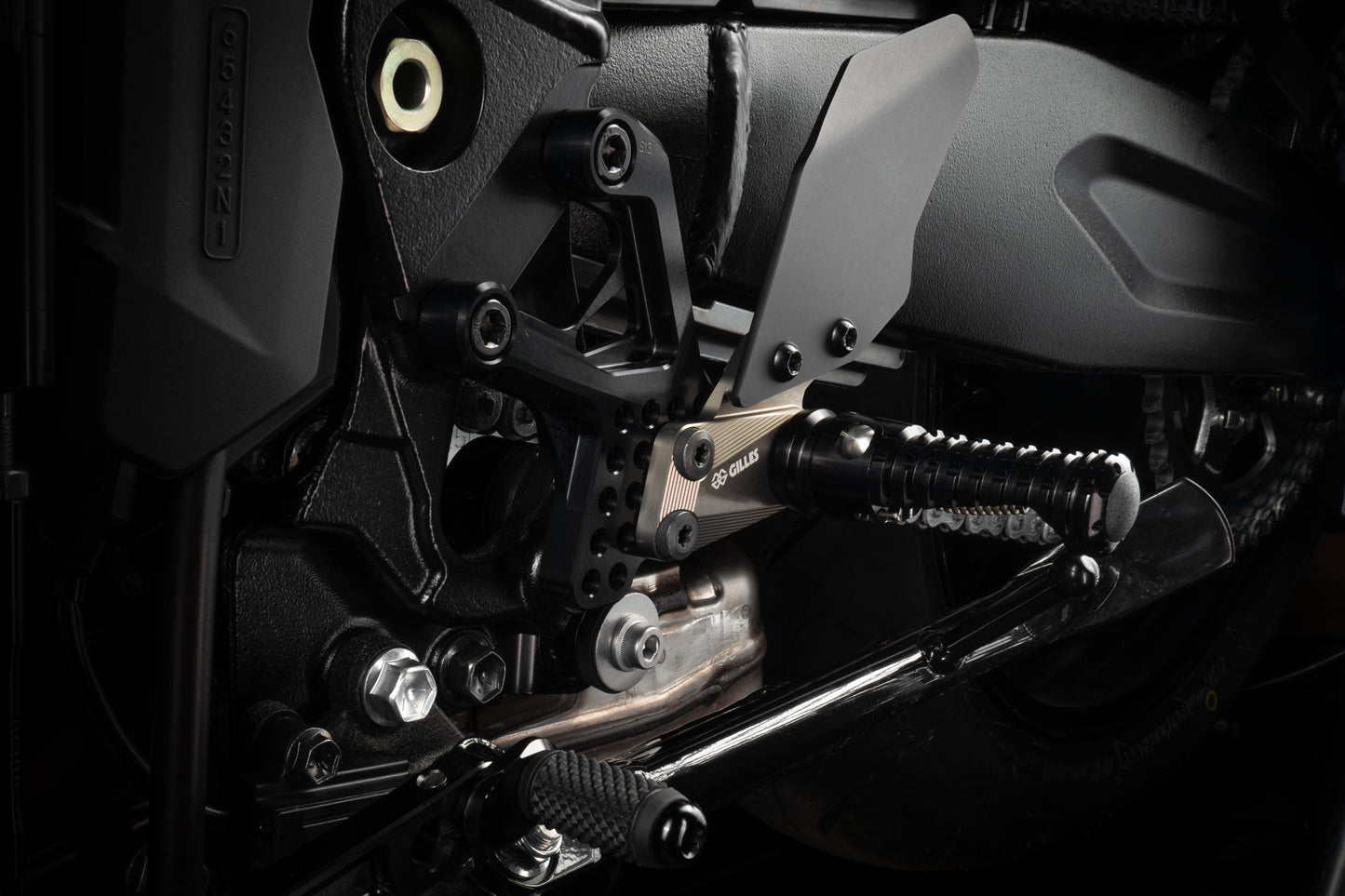 Gilles Fußrastenanlage AS31GT3 | verstellbar | ABE | passend für Suzuki GSX-8R & GSX-8S (2023-) - Modelle