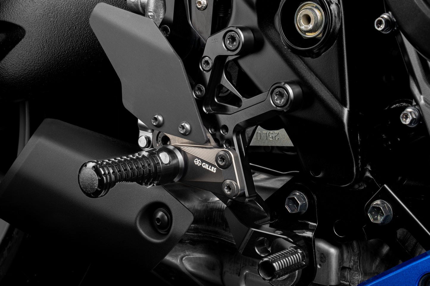 Gilles Fußrastenanlage AS31GT3 | verstellbar | ABE | passend für Suzuki GSX-8R & GSX-8S (2023-) - Modelle