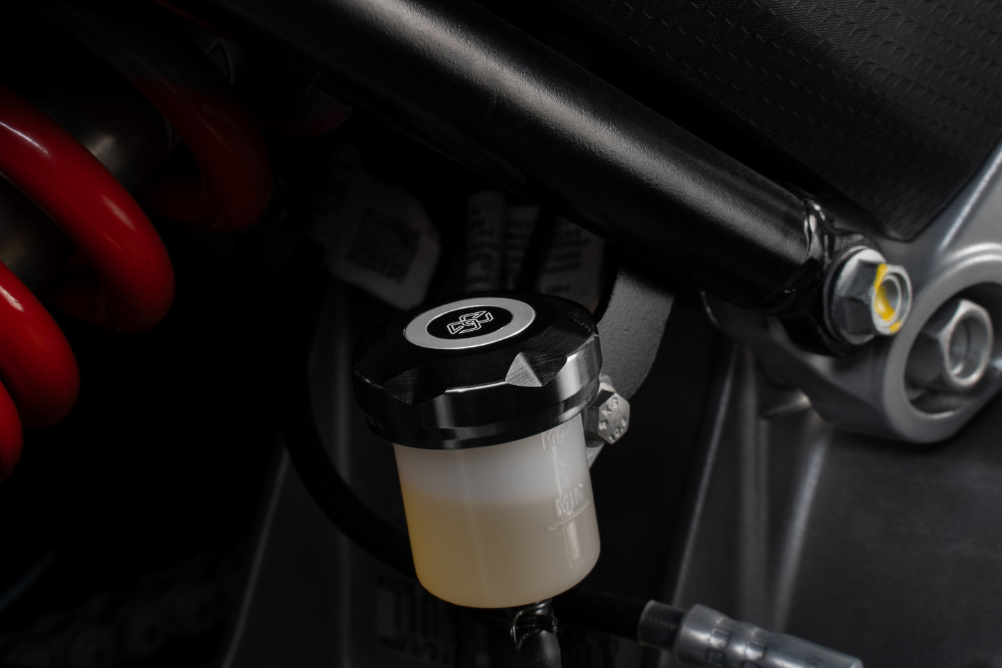 Gilles Ausgleichsbehälter Abdeckung | Kit | schwarz | passend für diverse Aprilia / BMW / Ducati / Harley / Kawasaki / KTM / Moto Guzzi & Yamaha - Modelle