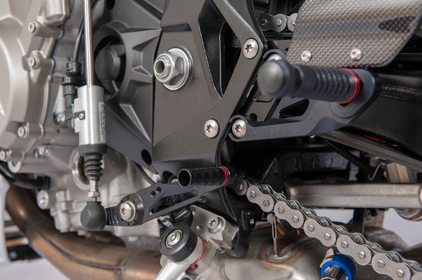 Gilles Fußrastenanlage FXR | passend für BMW S 1000 R & BMW S 1000 RR - Modelle