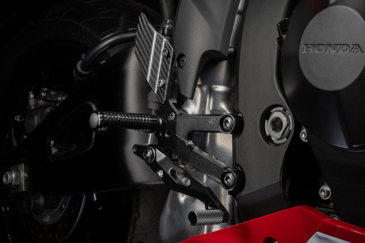 Gilles Fußrastenanlage FXR | BLACK | NUR FÜR RENNSTRECKE | passend für Honda CBR 600 RR - Modelle (2023-2024)