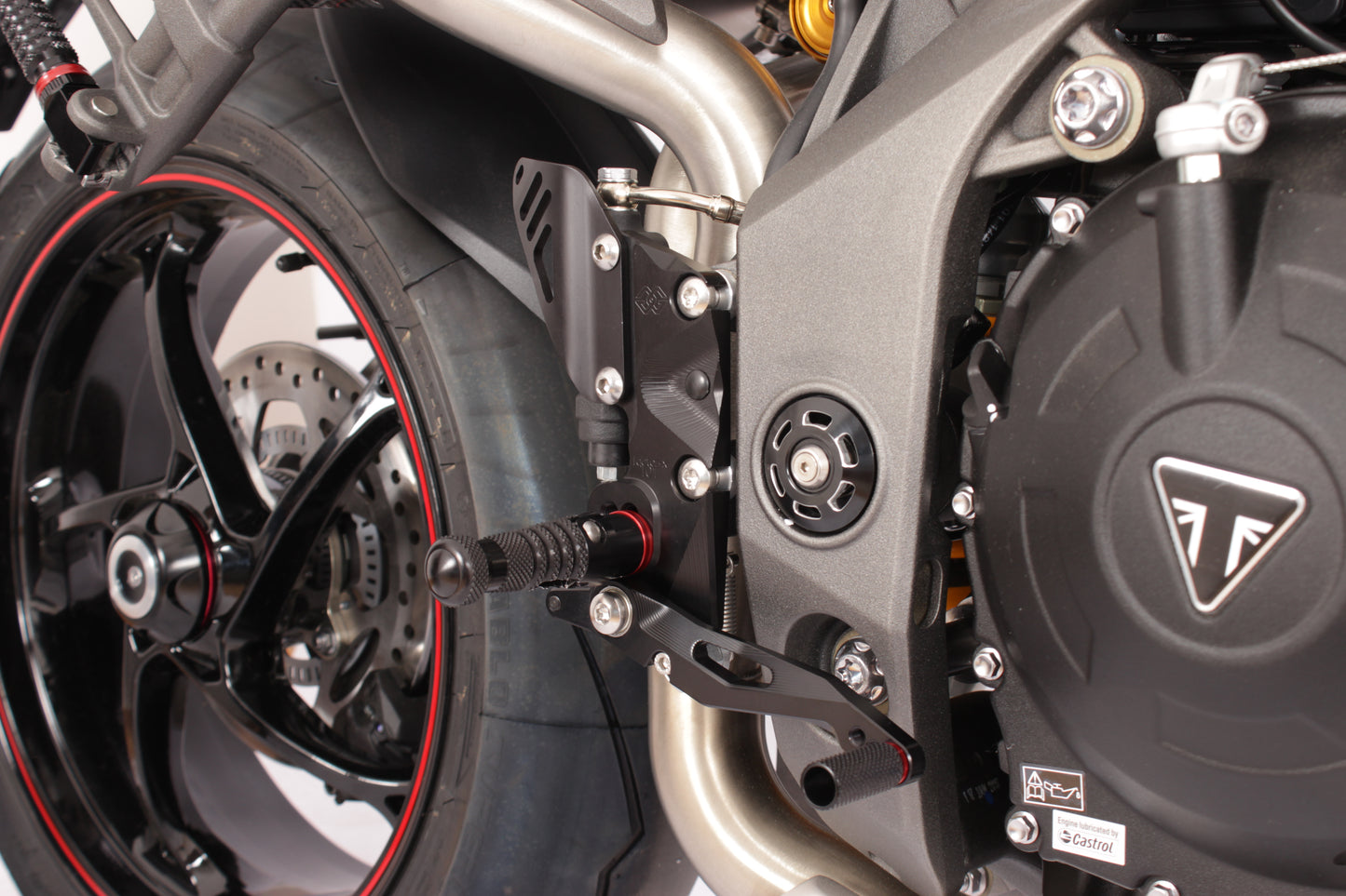 Gilles Fußrastenanlage FXR | passend für Triumph Speed Triple 1050 / S / R / RS / ABS - Modelle