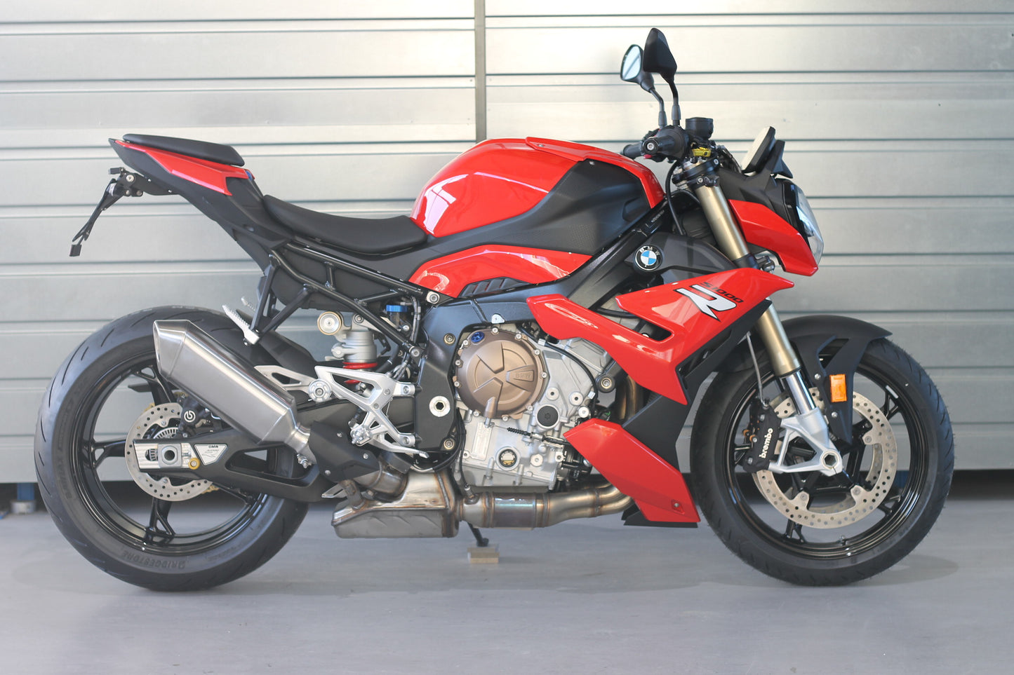 MG Biketec Kurzes Heck - Kennzeichenträger - Kennzeichenhalter | diverse Länder | passend für BMW S 1000 R - Modelle (2025)