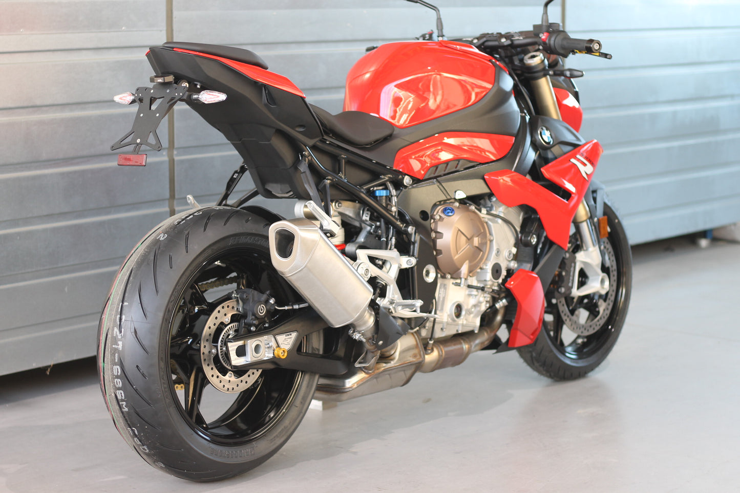 MG Biketec Kurzes Heck - Kennzeichenträger - Kennzeichenhalter | diverse Länder | passend für BMW S 1000 R - Modelle (2025)
