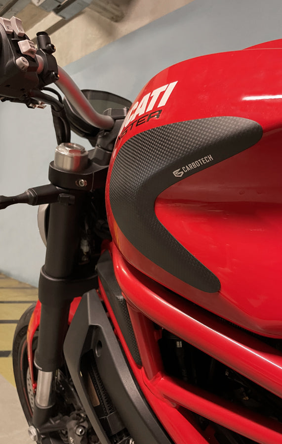 GS Carbotech | Tank Sliders | Carbon | passend für Ducati Monster - Modelle