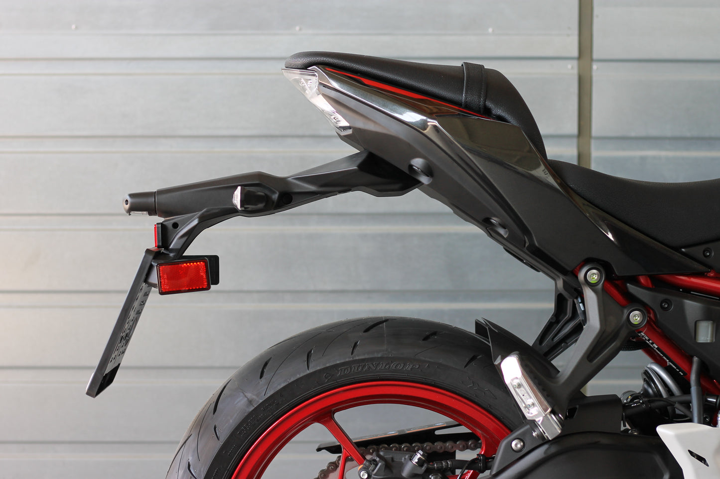 MG Biketec Kurzes Heck - Kennzeichenträger - Kennzeichenhalter | diverse Länder | passend für Kawasaki Z650 - Modelle (2023-2025)