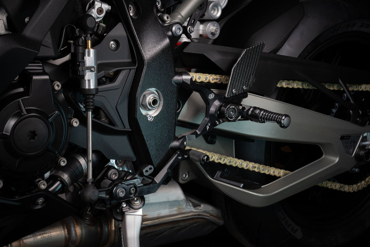 Gilles Fußrastenanlage MUE2 | verstellbar | ABE | passend für BMW M 1000 RR & S 1000 RR - Modelle (2019-)
