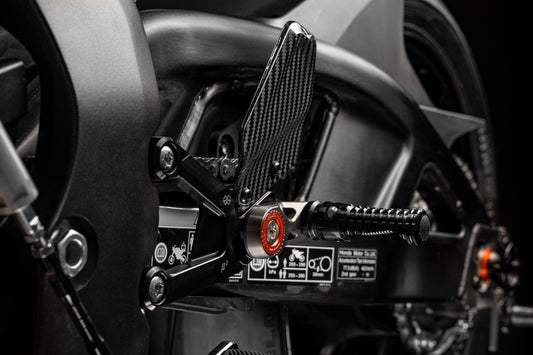 Gilles Fußrastenanlage MUE2 | verstellelbar | ABE | passend für Honda CBR 1000 RR & CBR 1000 RR-R (SC82) - Modelle (2020-)