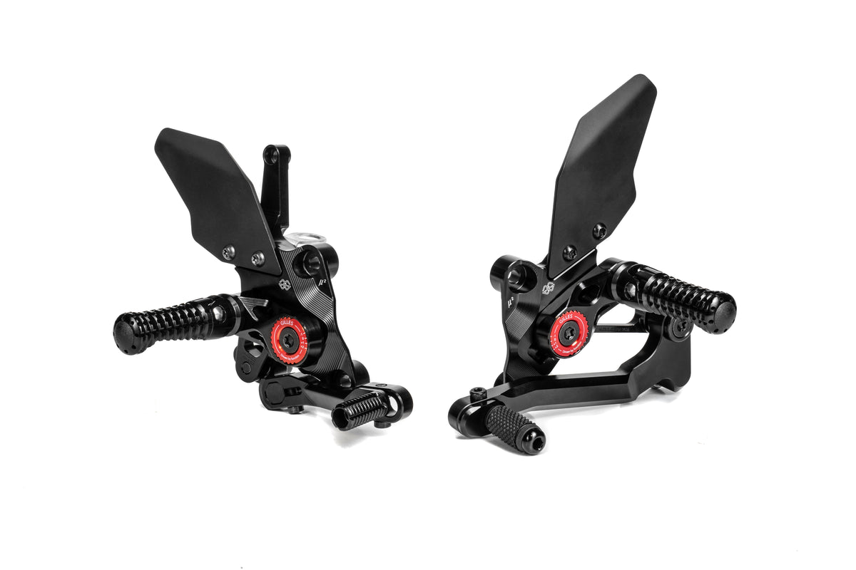 Gilles Fußrastenanlage MUE2 | verstellbar | ABE | passend für Suzuki GSX 1300 R Hayabusa (WEJ0) - Modelle (2021-2025)