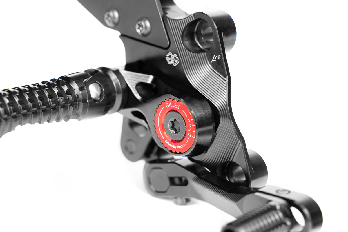 Gilles Fußrastenanlage MUE2 | verstellbar | ABE | passend für Suzuki GSX 1300 R Hayabusa (WEJ0) - Modelle (2021-2025)