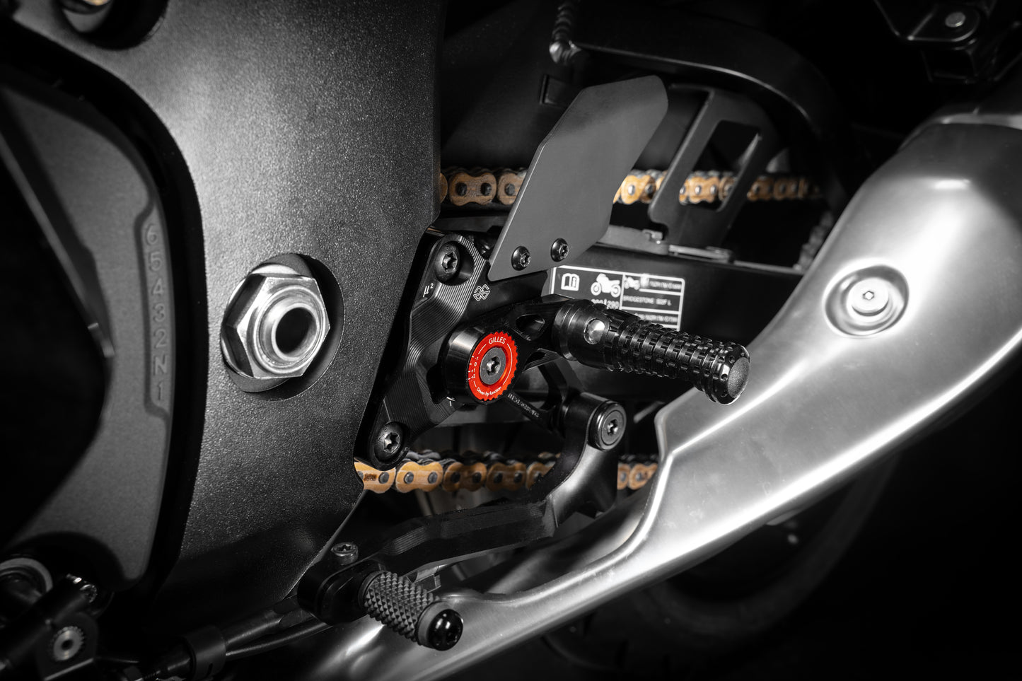 Gilles Fußrastenanlage MUE2 | verstellbar | ABE | passend für Suzuki GSX 1300 R Hayabusa (WEJ0) - Modelle (2021-)