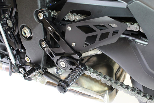 Gilles Fußrastenanlage MUE2 | verstellbar | ABE | passend für Yamaha MT-10 / SP (RN45) - Modelle (2016-2021)