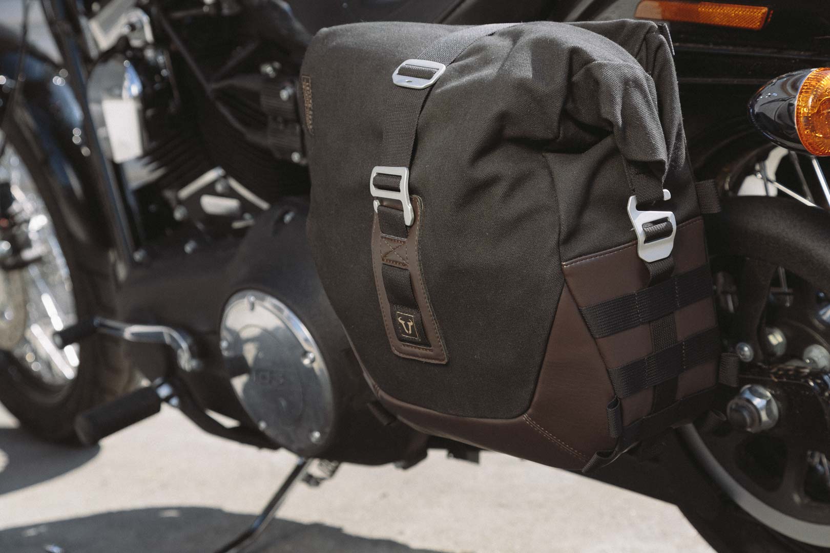 SW-Motech Legend Gear Seitentaschen-System LC Black Edition | Harley-D –  Rideparts