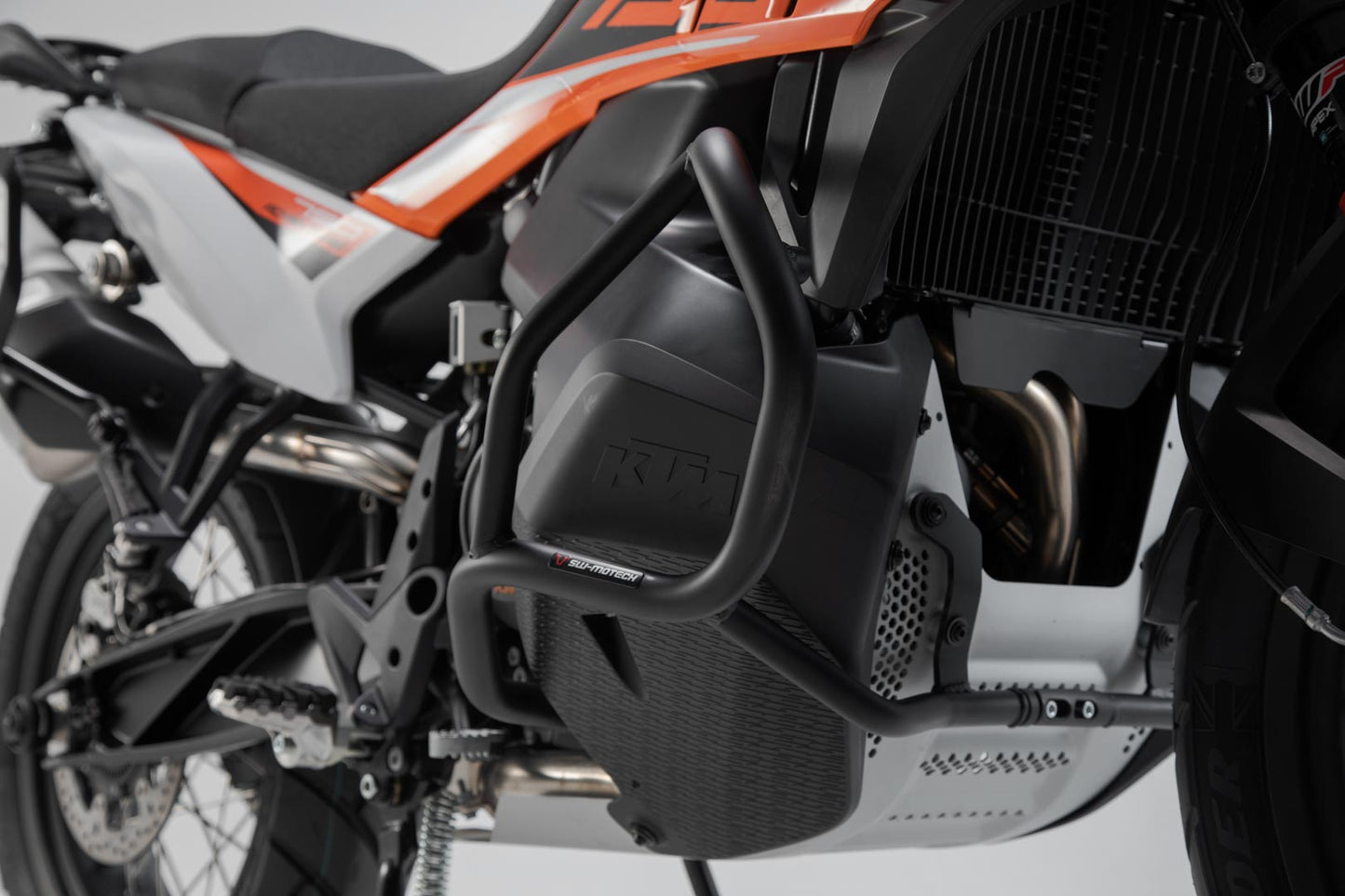 SW-Motech Adventure-Set Schutz | Schwarz. KTM 790 Adv/R (19-), 890 Adv/R (20-22).