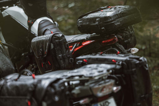 SW-Motech SysBag WP M mit Adapterplatte links | 17-23l. Wasserdicht. Für Seitenträger.