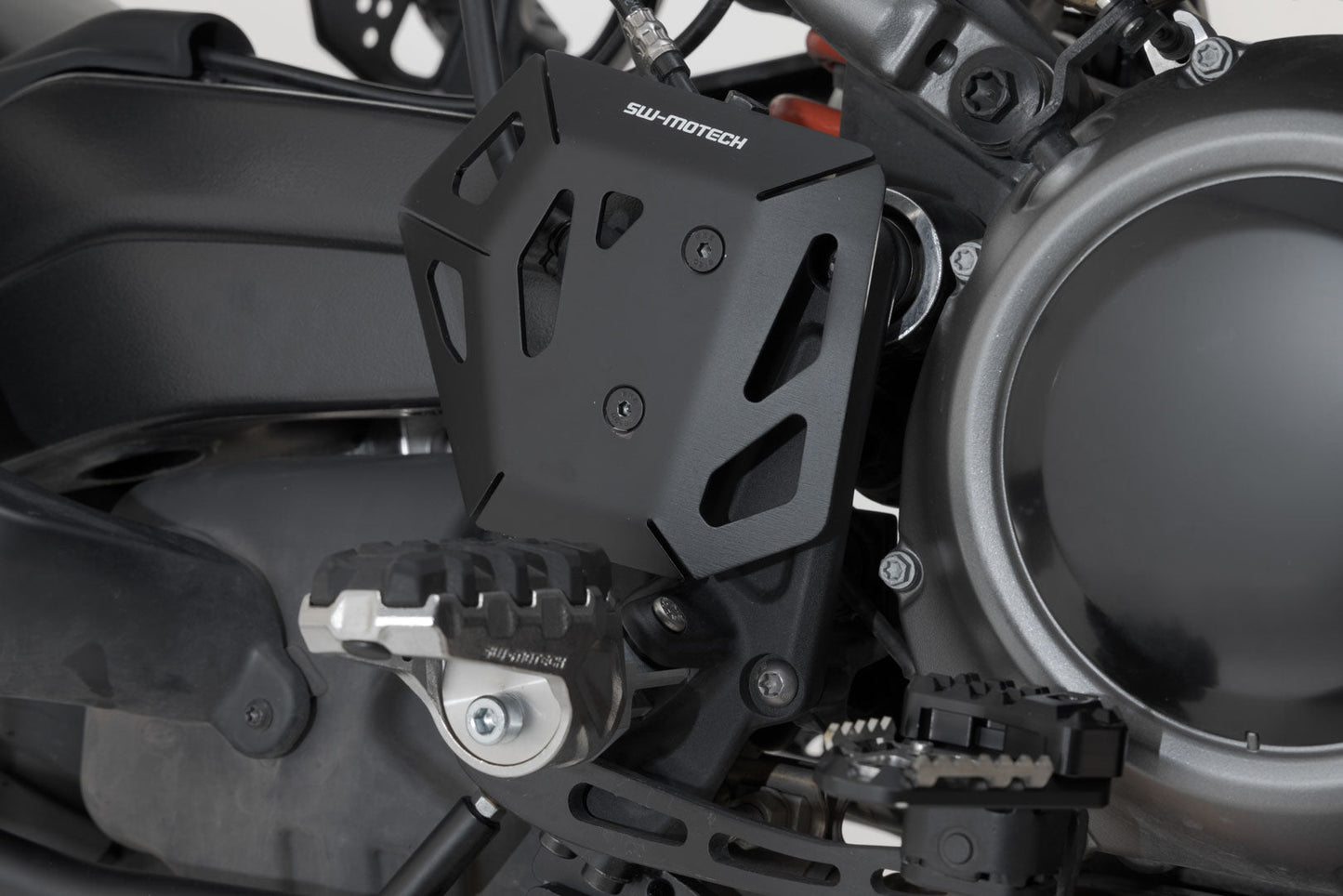 SW-Motech Bremspumpen-Schutz | Silbern. Yamaha Ténéré 700 Modelle (19-).