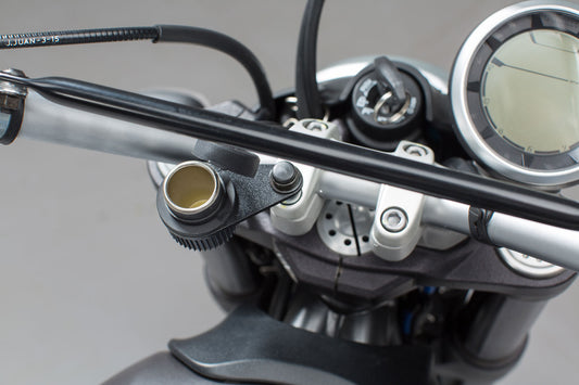 SW-Motech USB-Doppel-Ladebuchse mit Universalstecker | Für Zigarettenanzün. / KFZ-Steckd. 2x2100 mA. 12V.