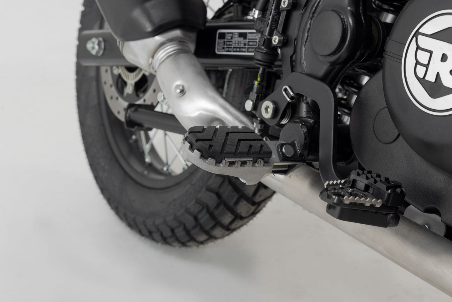 SW-Motech ION Fußrasten-Kit | Schwarz. BMW R1200/R1250, R. E. Himalayan (21-).