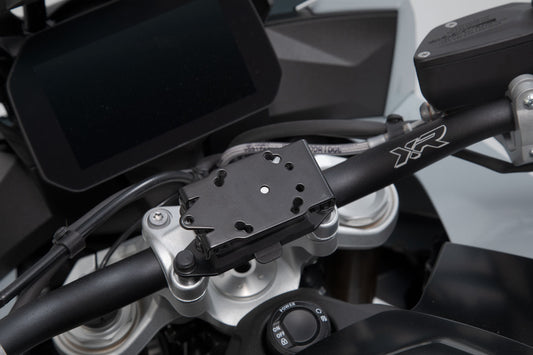 SW-Motech Navi-Halter im Cockpit | Schwarz. BMW R 1200 GS (12-18), R 1250 GS (18-).