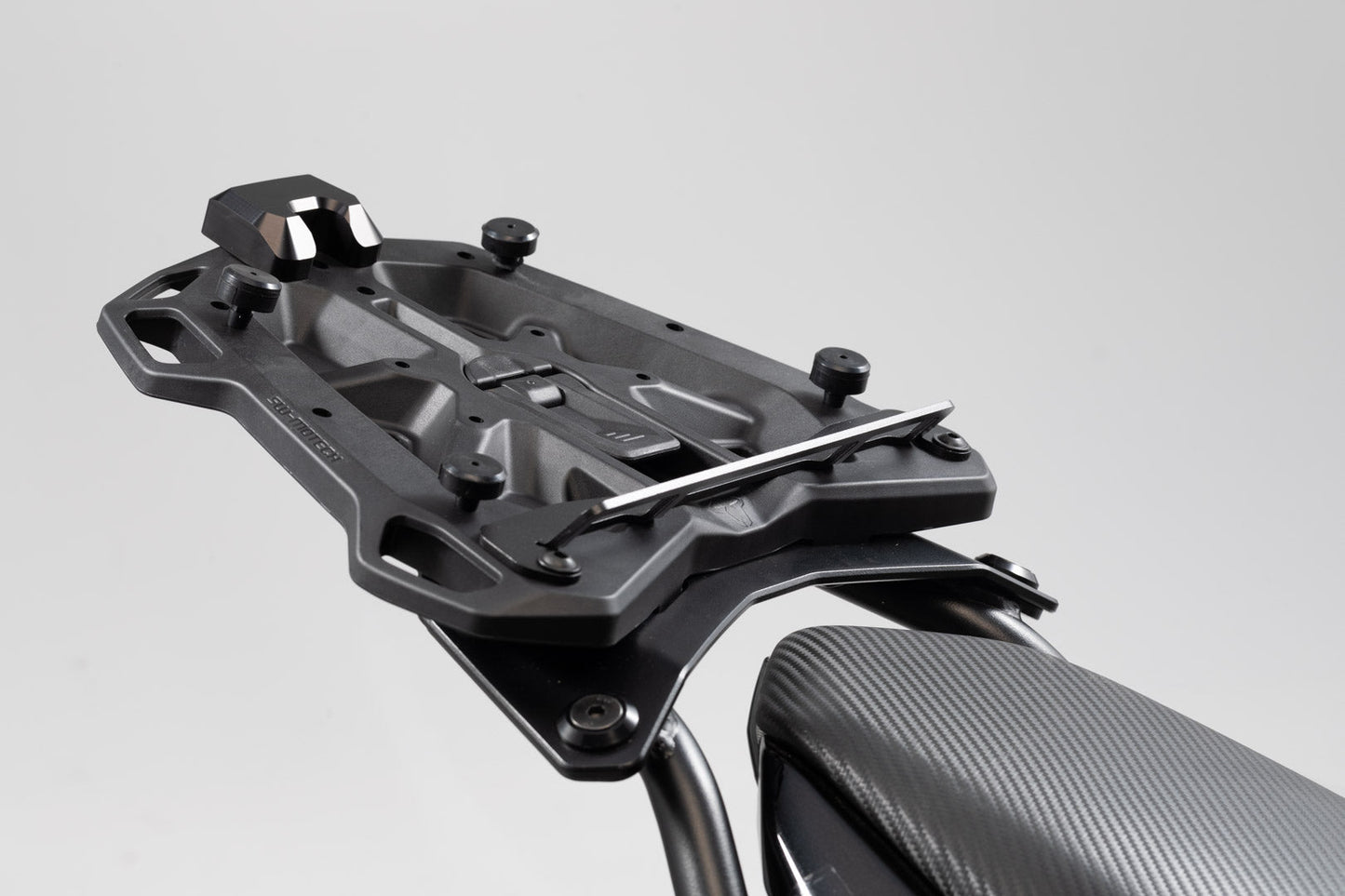 SW-Motech Adapterplatte für STREET-RACK Gepäckträger | Für Shad. Schwarz.