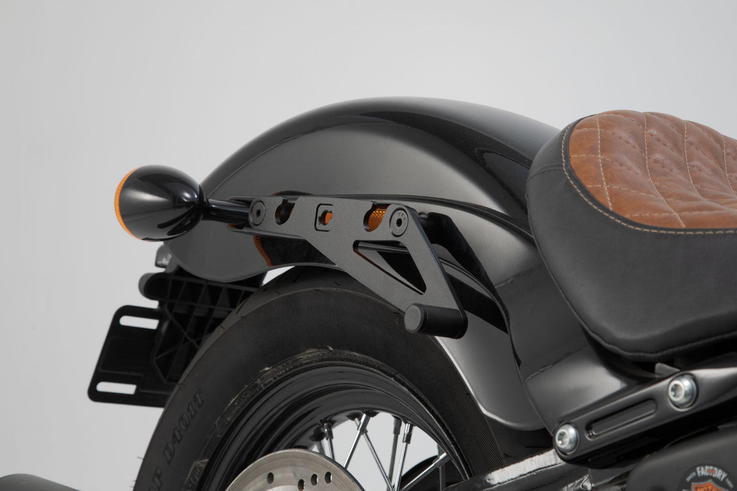 SW-Motech SLH Seitenträger LH2 links | Softail Str. Bob (17-),Standard (20-). Für LH2.