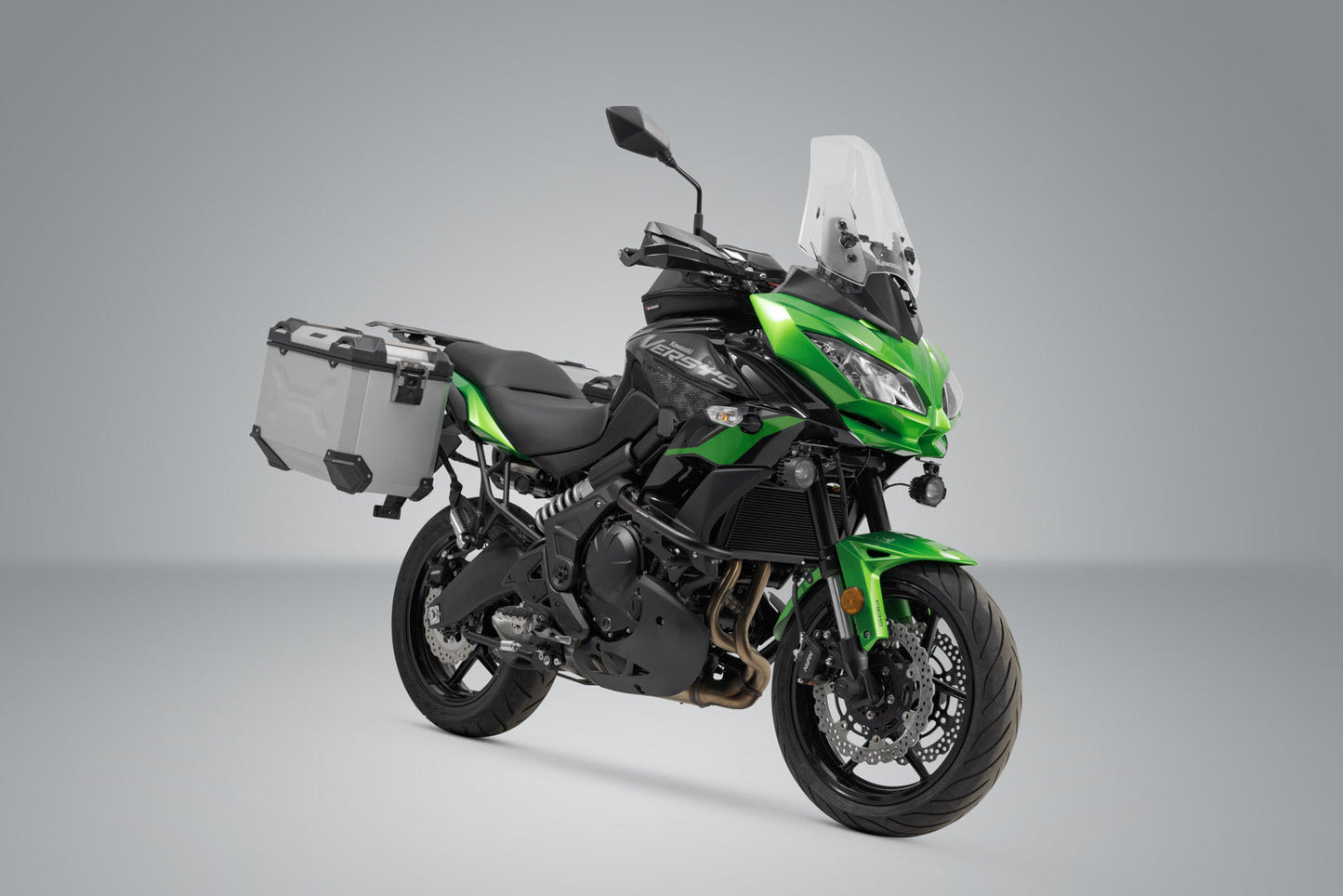 SW-Motech TRAX ADV Alukoffer-System | Silbern. 45/45 l. Kawasaki Versys 650 (14-).