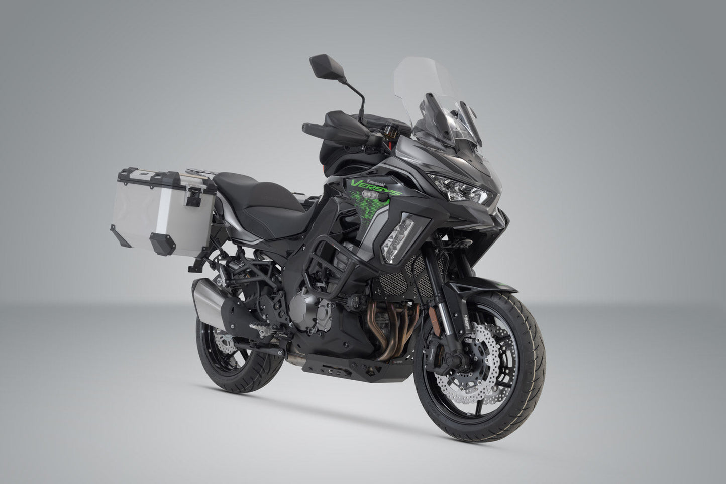 SW-Motech TRAX ADV Alukoffer-System | Silbern. 45/45 l. Versys 1000 (18-) / 1100 (24-).