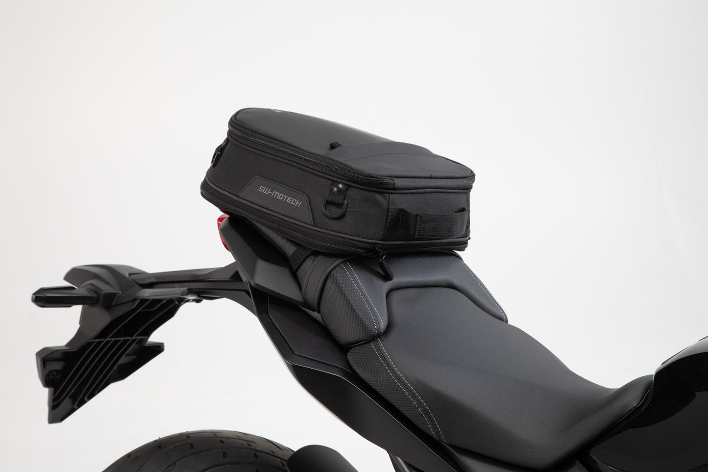 SW-Motech ION S Hecktasche | 7-15 l. Schwarz. 600D Polyester / Soft-Vinyl.