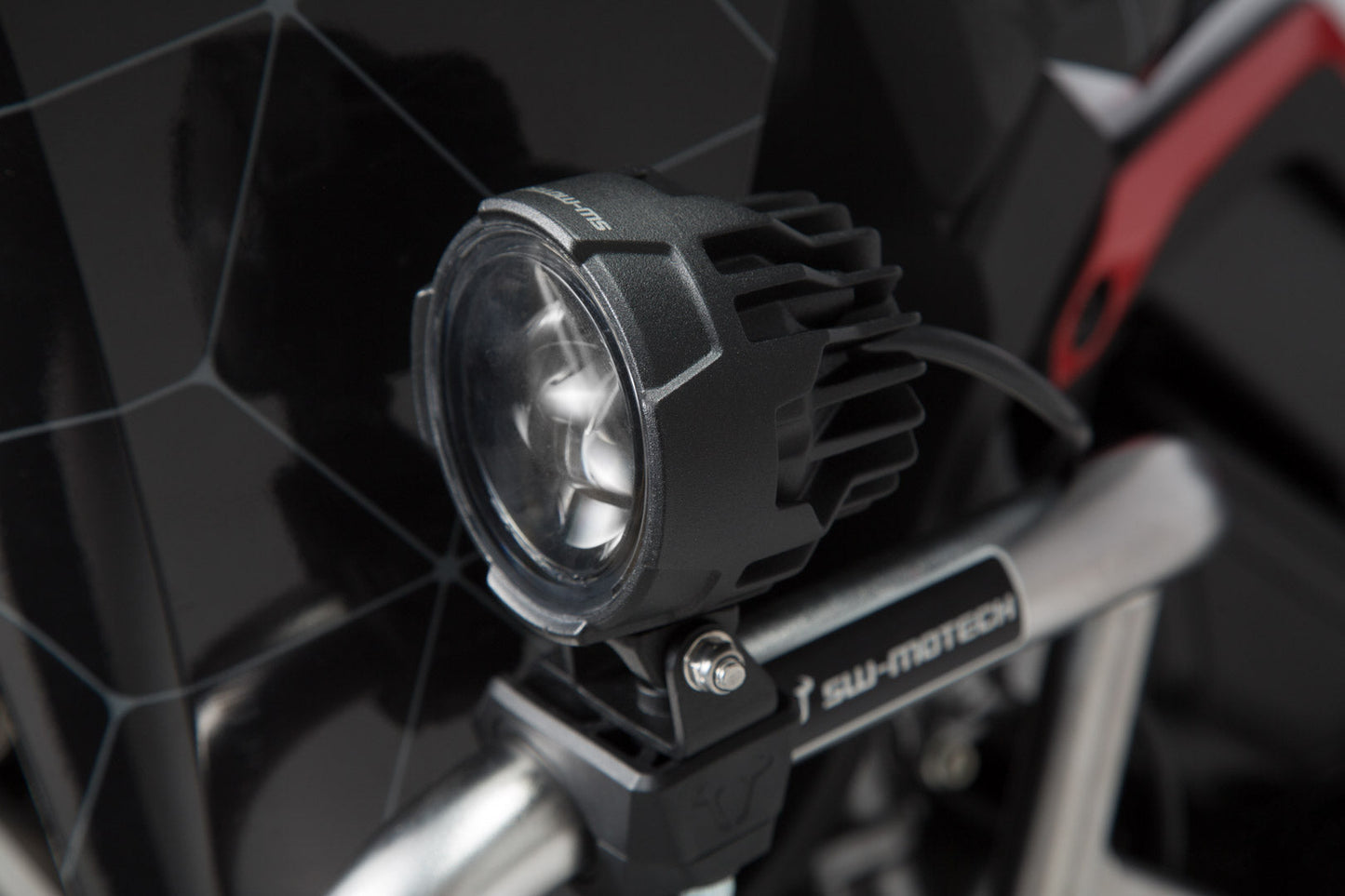 SW-Motech EVO Nebelscheinwerfer-Kit Universal | Schwarz. Mit Sturzbügelklemmen für Scheinwerfer.