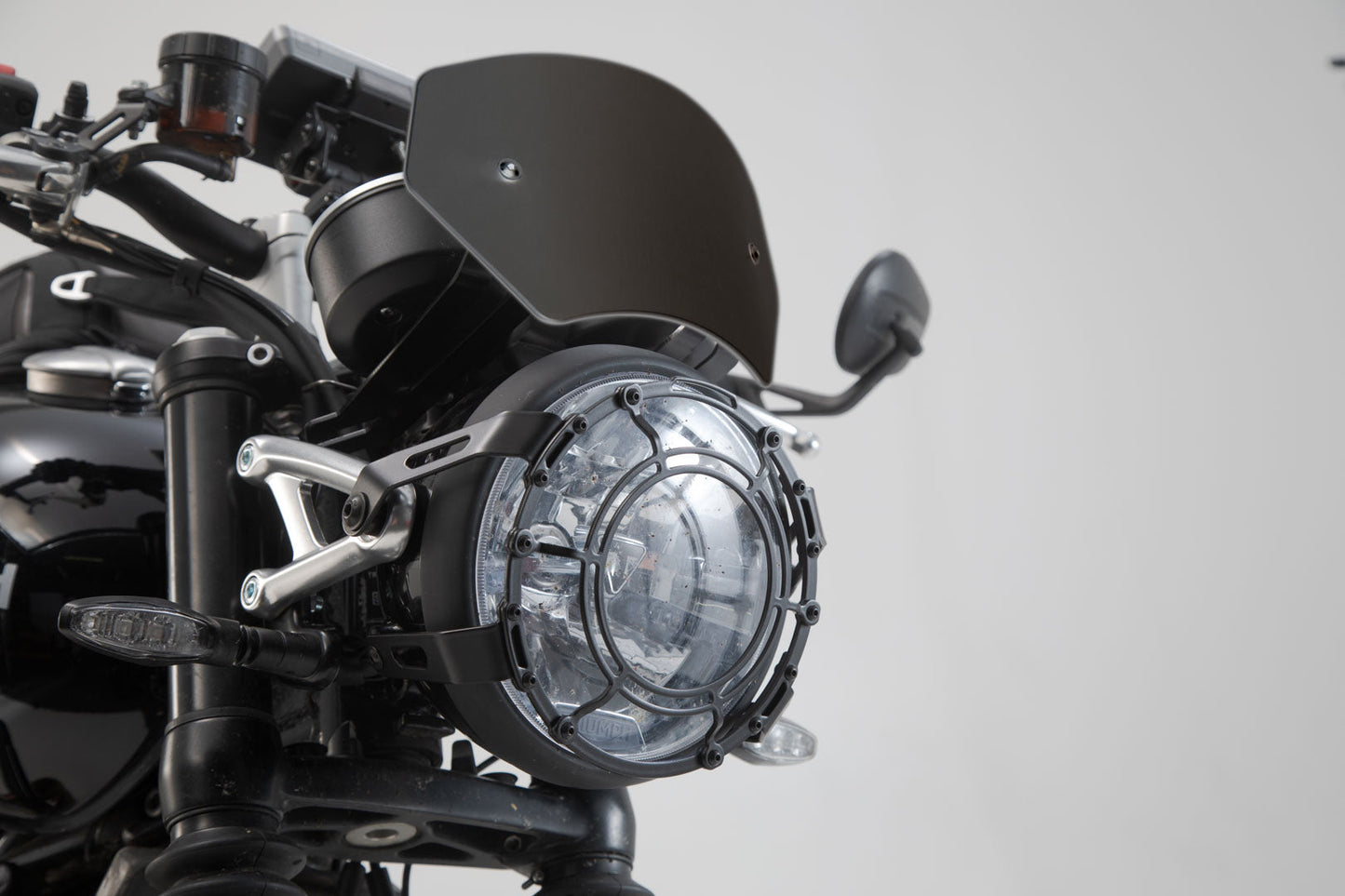 SW-Motech Bremsflüssigkeitsbehälter-Schutz | Schwarz. Triumph Tiger 1200 Modelle (22-).
