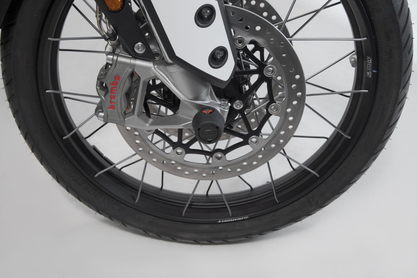 SW-Motech Sturzpad-Kit für Vorderachse | Schwarz. Triumph, Honda, Yamaha Modelle.