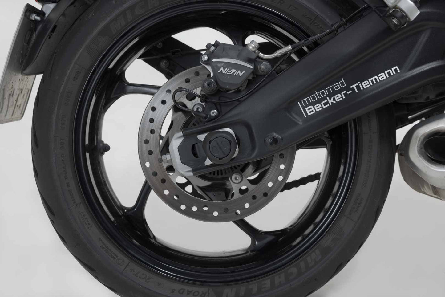 SW-Motech Sturzpad-Kit für Hinterachse | Schwarz. Daytona, Trident, Tiger 660, X-Cape 650.