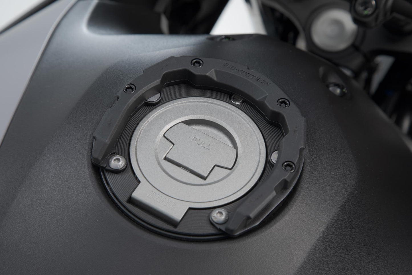 SW-Motech PRO Tankring | Schwarz. Ducati/ Triumph/ Yamaha. 5 Schrauben.