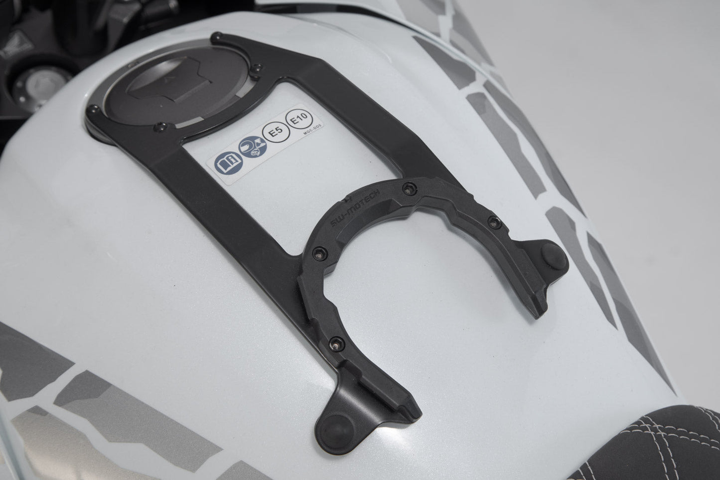 SW-Motech PRO Tankring | Schwarz. Honda CB500X (18-), NX500 (23-).