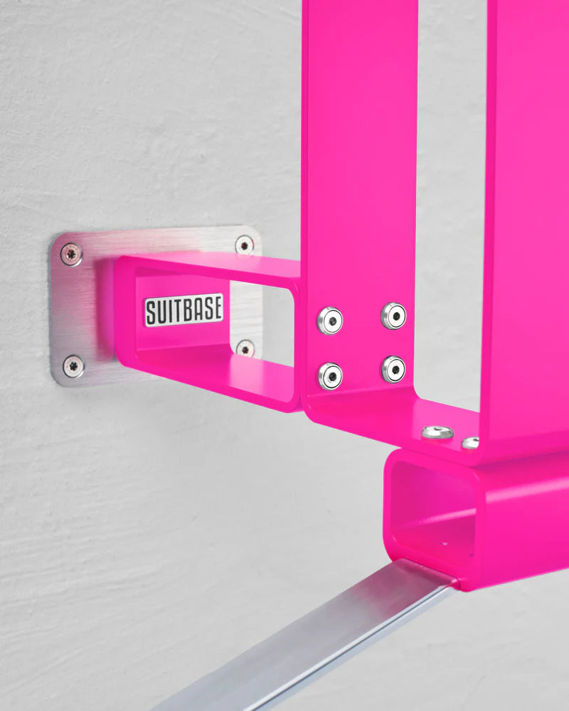 Suitbase PRO V4 | Motorrad-Gaderobe | Neon Pink