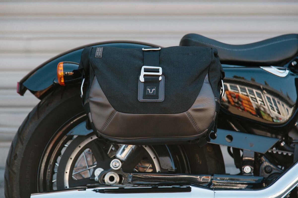 SW-Motech Legend Gear Seitentaschen-System LC | Harley-Davidson Sportster Modelle (04-).