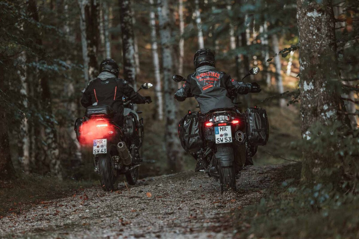 SW-Motech SysBag WP L mit Adapterplatte links | 27-40l. Wasserdicht. Für Seitenträger/Gepäckträger