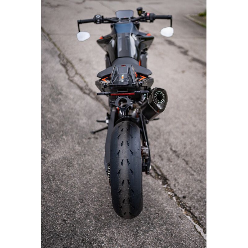 BSO Kennzeichenhalter/träger | mit Blinker | E-Nummer |  Alu | passend für KTM 790 & 890 Duke R - Modelle