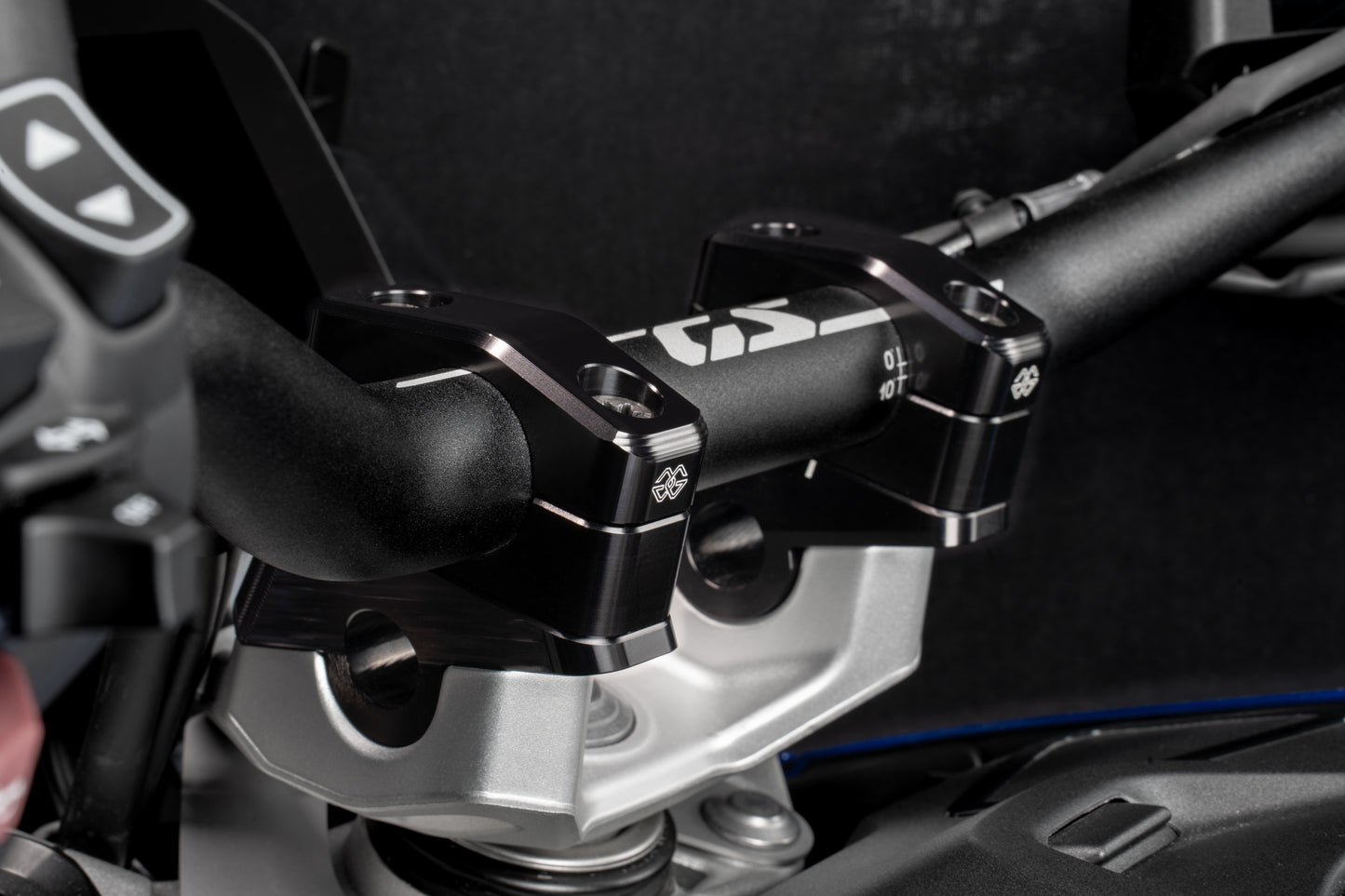 Gilles | Lenkererhöhung | Schwarz | passend für BMW R 1300 GS (2023-2025) & R 1300 GS Adventure (2024-2025) - Modelle