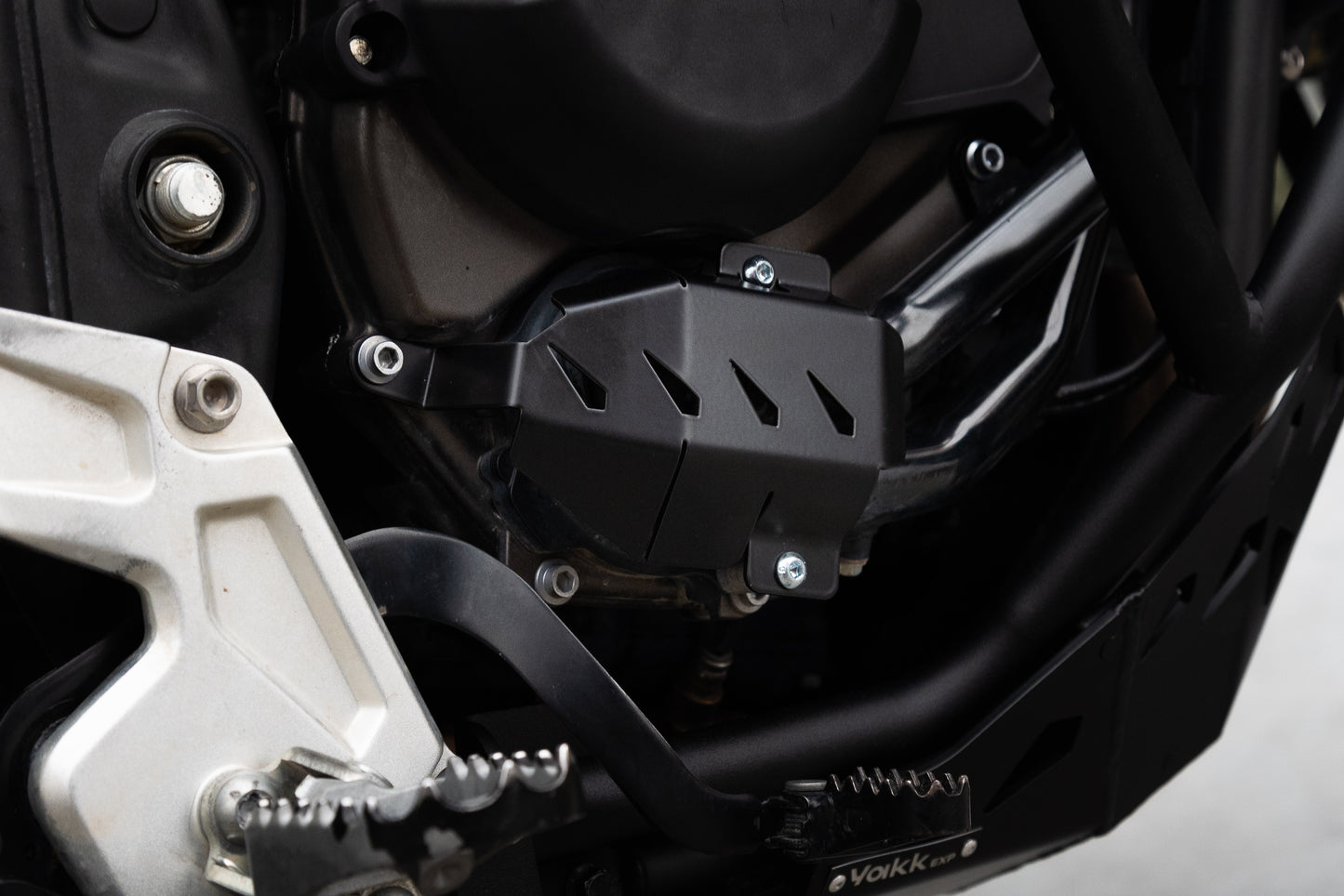Yakk EXP Wasserpumpendeckel | schwarz | passend für Yamaha MT-07 - Modelle (2014-2023)