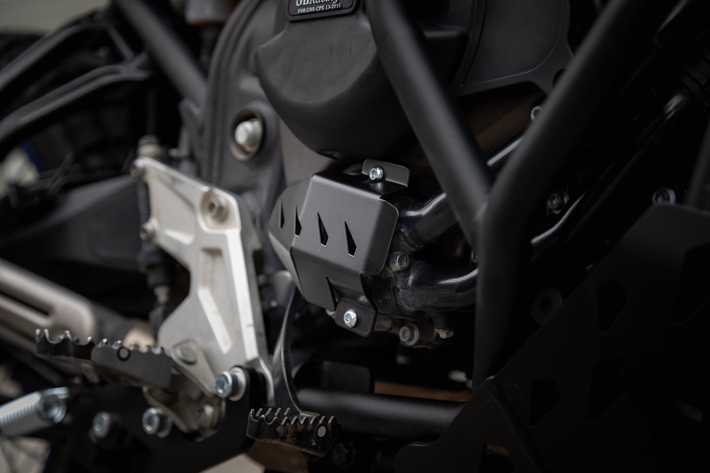 Yakk EXP Wasserpumpendeckel | schwarz | passend für Yamaha MT-07 - Modelle (2014-2023)