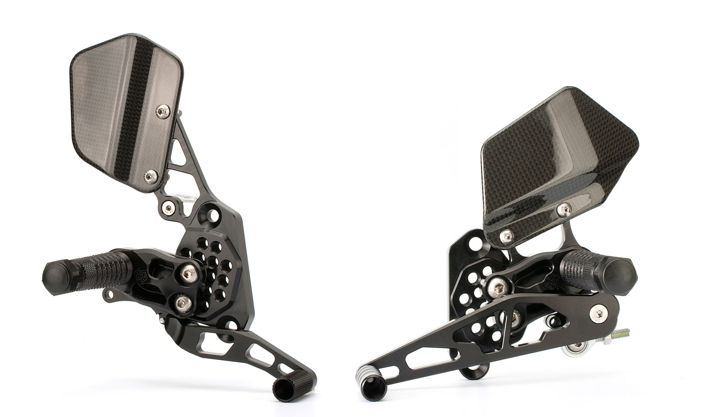 Gilles Fußrastenanlage AS31GT | verstellbar | ABE |passend für Suzuki GSX1300R Hayabusa - Modelle (2008-2020)