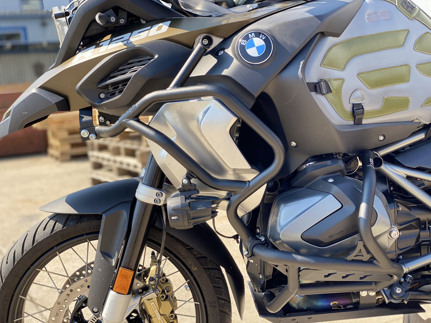 Outback Motortek | Oberer Sturzbügel | Weiss | passend für BMW R 1250 GS Adventure - Modelle (2019-2023)