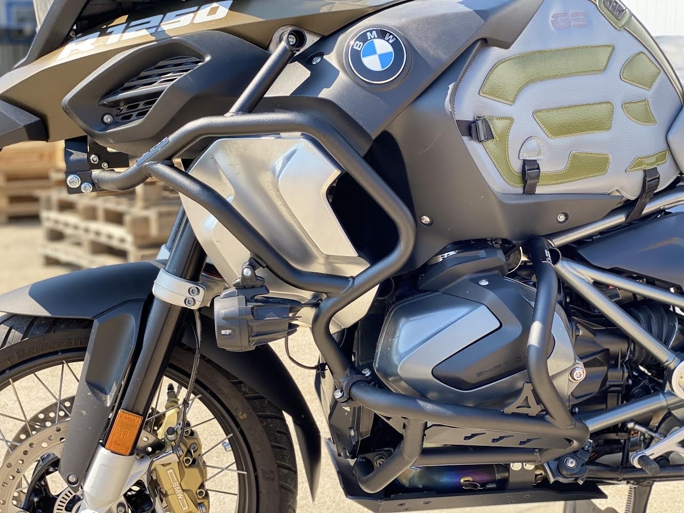 Outback Motortek | Oberer Sturzbügel | Weiss | passend für BMW R 1250 GS Adventure - Modelle (2019-2023)