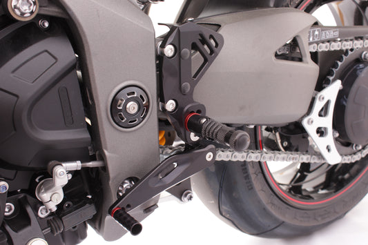 Gilles Fußrastenanlage FXR | passend für Triumph Speed Triple 1050 / S / R / RS / ABS - Modelle
