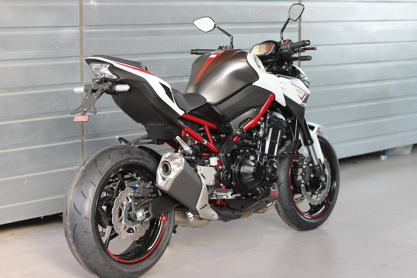 MG Biketec Kurzes Heck - Kennzeichenträger - Kennzeichenhalter | diverse Länder | passend für Kawasaki Z900 - Modelle (2020-2024)